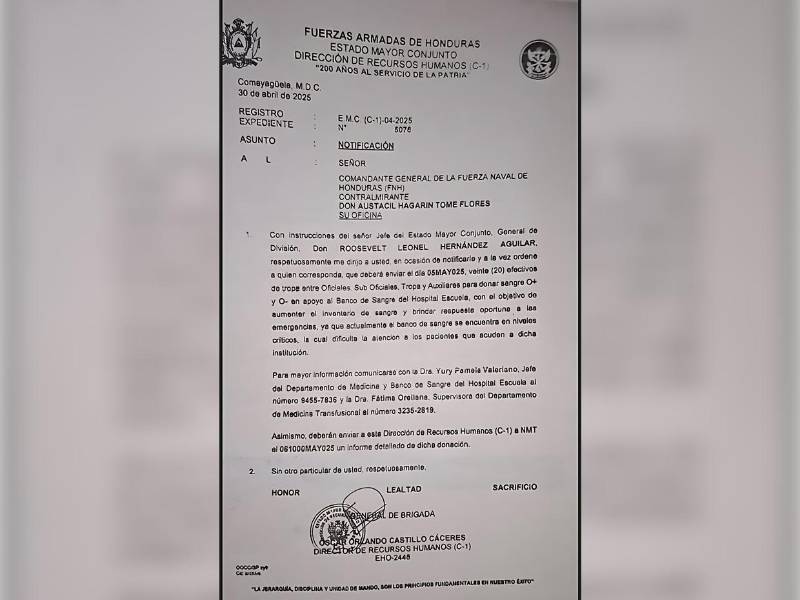 Esta es la orden enviada al comandante de la Naval diciéndole que por orden de Roosevelt Hernández se manden soldados y oficiales a donar sangre.
