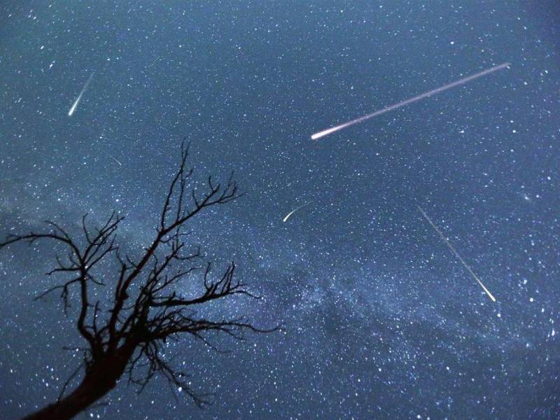Las Leónidas pueden generar entre 10 y 20 meteoros por hora bajo un cielo oscuro y despejado.