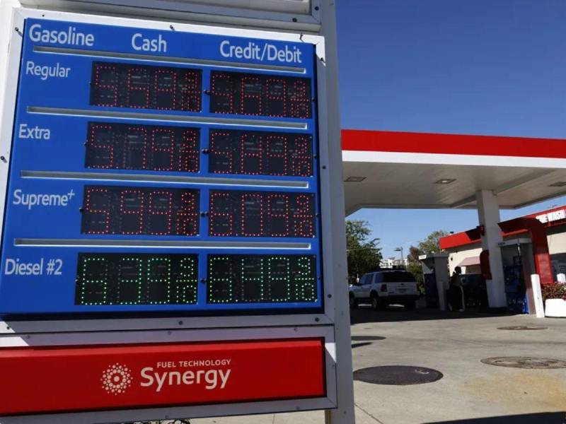 Indican que existe un riesgo mayor si el aumento de los precios de la gasolina y el petróleo se traslada a otros productos de primera necesidad, como los alimentos y los servicios públicos.
