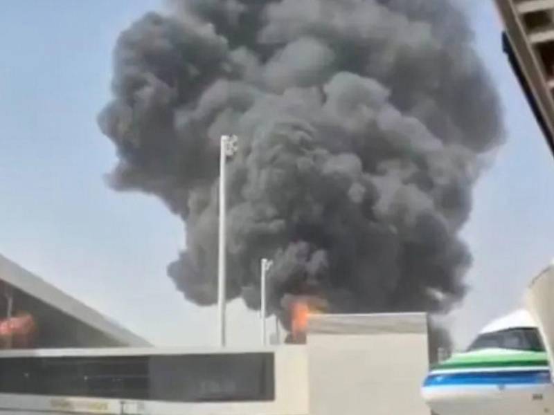 La autoridad oficial saudí no dijeron cuándo serán reanudadas las operaciones en el aeropuerto, que fueron suspendidas temporalmente.