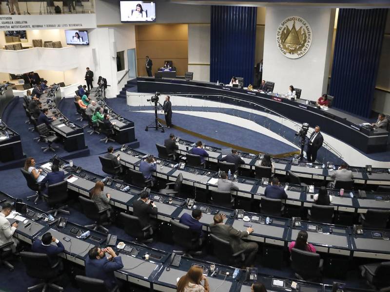 Con la reforma, en los comicios de 2027, la oposición dentro del organismo electoral queda son su representación reducida.