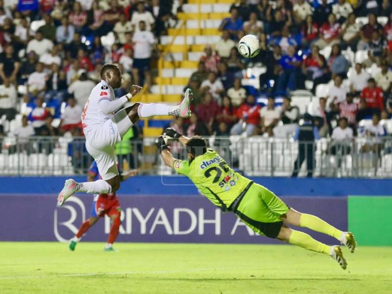 Imágenes del desarrollo del partido.