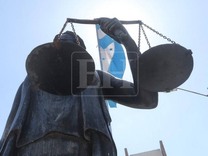 Muñoz advirtió que si se presenta la ocasión, volvería a capturar a Paguada, de quien no descartó que se pueda fugar después de la denuncia que hizo hoy.