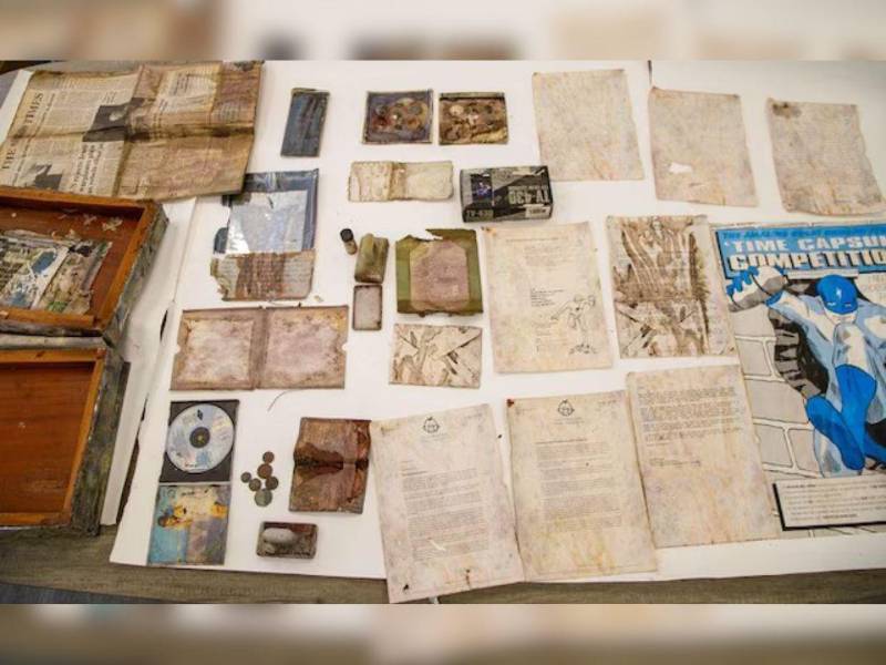 Desentierran cápsula del tiempo de Lady Di, ¿qué objetos contenía?