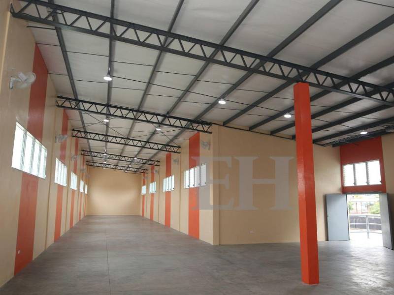 El 30 de septiembre fue habilitado un mega albergue en la escuela Profesor Toribio Bustillo de la colonia Las Brisas, en Tegucigalpa, una de las zonas más afectadas por las inundaciones.