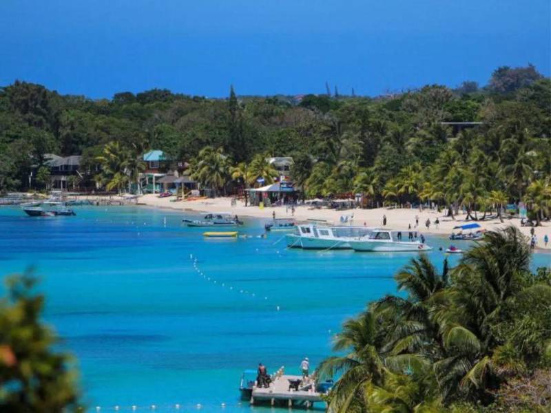 Las playas sonlos principales destinos turísticos que los hondureños visitan durante la Semana Santa.
