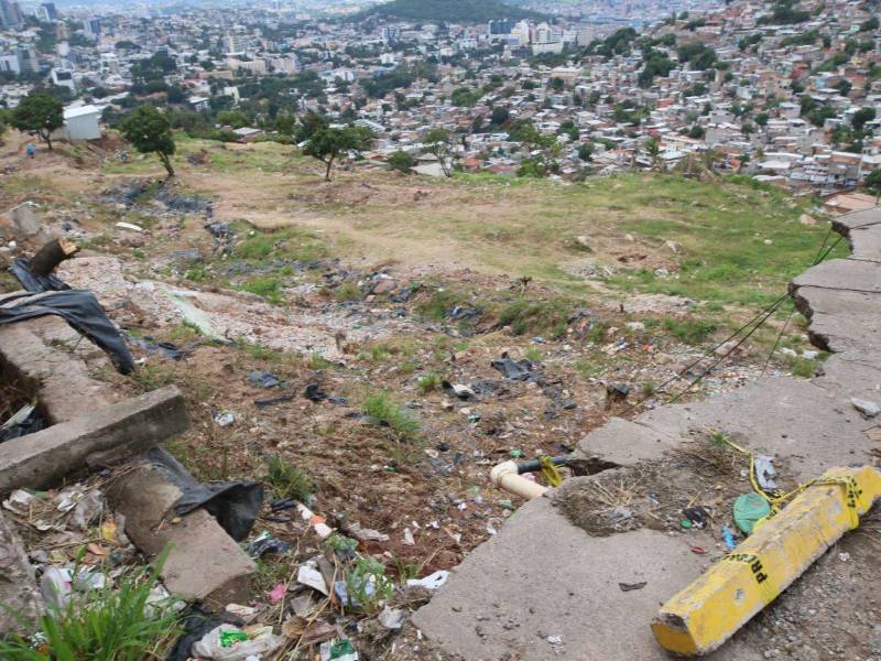 Pobladores del sector piden a la Alcaldía enfocarse más en recuperar la zona de desastre de las colonias Guillén y el Reparto.