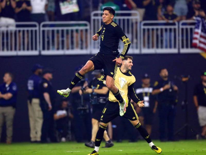 Imágenes del desarrollo del partido.