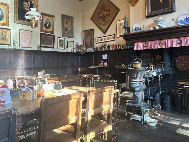 Objetos con cientos de años de antigüedad permanecen intactos y llenan de vida el lugar.