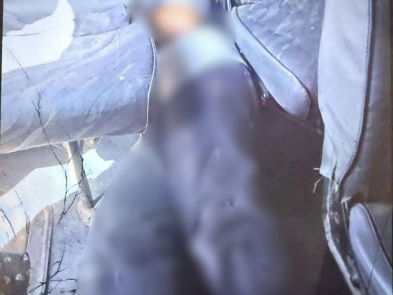 Las víctimas mortales fueron el conductor y el ayudante del bus, quienes fallecieron tras un ataque armado dentro de la unidad.