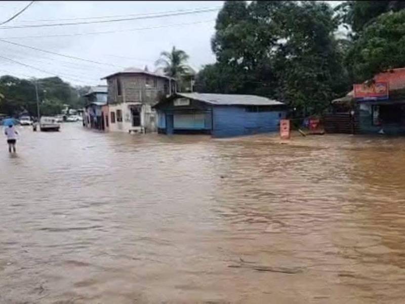 Las lluvias han afectado varios puntos de la zona insular de Honduras.