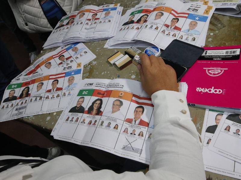 Las autoridades deben terminar de realizar el escrutinio y dar certidumbre del proceso, según los exmagistrados.