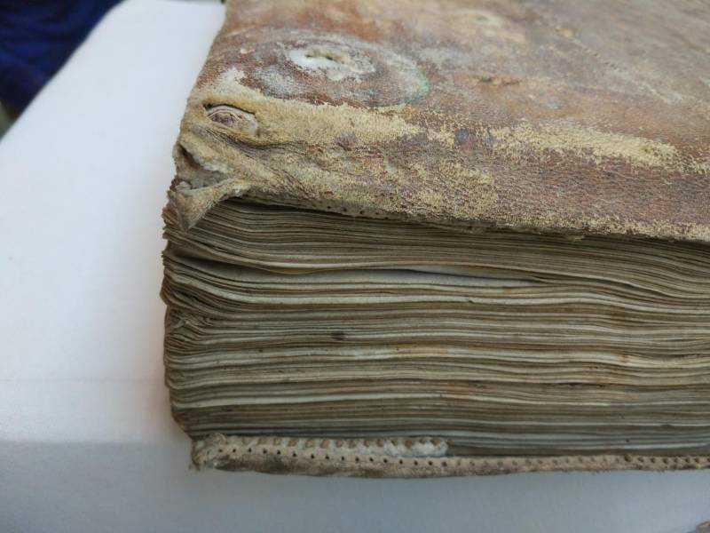 Un manuscrito hecho en el siglo 12 o 13 en la Abadía de Claraval, Francia.