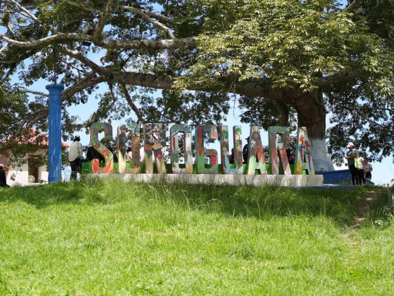 Además de la carretera, se realizaron trabajos de construcción de pisos en una iglesia cristiana y en la escuela Dionisio Herrera, ubicada en San José de Soroguara.