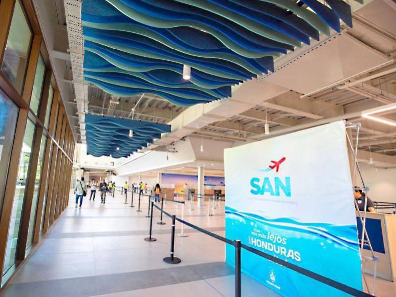 El gobierno de Honduras invirtió recientemente 1,200 millones de lempiras en la remodelación del aeropuerto Ramón Villeda Morales.