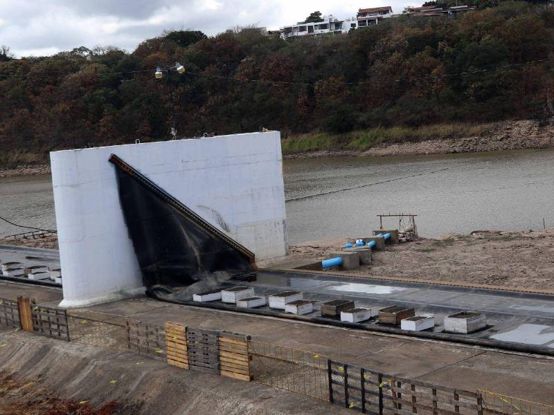 La represa Los Laureles, al sur de la capital, registra un 60 % de su capacidad, lo que podría afectar el suministro en zonas altas