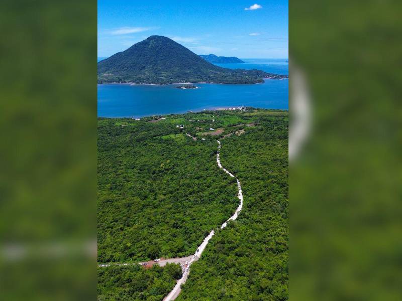 El gobierno estima que el proyecto beneficiará a unas 178 mil personas y visitantes de la isla.