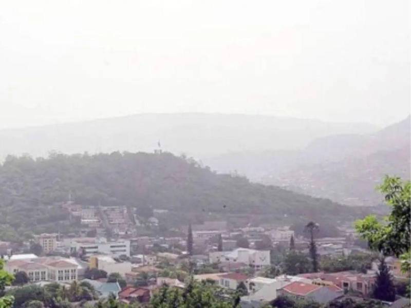 Las concentraciones de partículas PM2.5 y PM10 alcanzarán niveles moderados, con registros que oscilarán entre los 30 y 60 microgramos por metro cúbico.