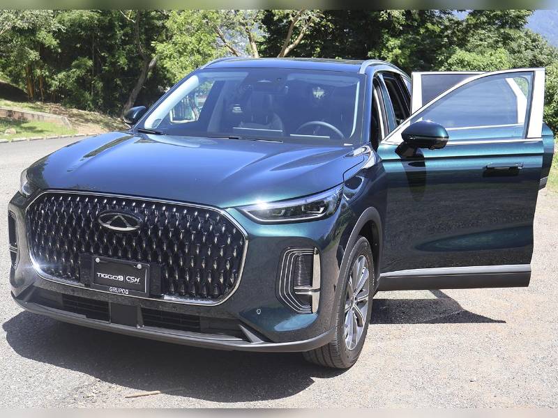 Con una potencia combinada de 375 caballos de fuerza y autonomía de hasta 1,400 km, la Tiggo 9 redefine el rendimiento en su categoría.