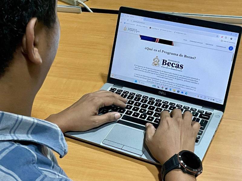 Los jóvenes hondureños que estudian en el extranjero pueden aplicar a la beca a través de la página web de la Secretaría de Desarrollo Social (Sedesol).