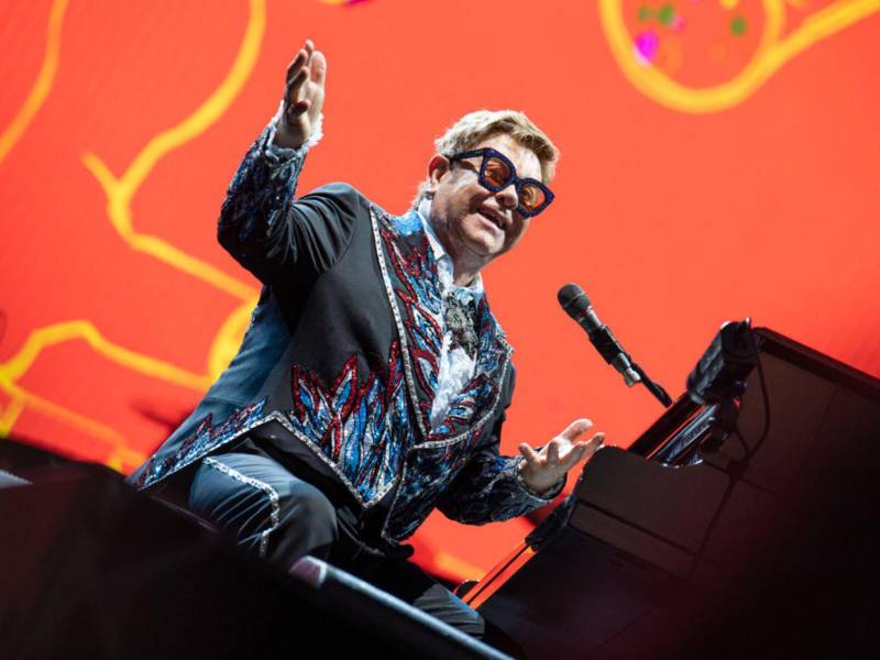 En los meses venideros, hay 4 lanzamientos importantes: Who Believes in Angels? de Elton John y Brandi Carlile (4 de abril), The Right Person Will Stay de Lana del Rey (21 de mayo), Tha Carter VI de Lil Wayne, y Millennium 2.0 de Backstreet Boys (6 de junio).