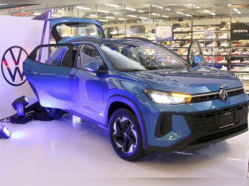 El Volkswagen Tera destaca por su diseño bi-tono, líneas aerodinámicas y la nueva identidad luminosa de la marca.