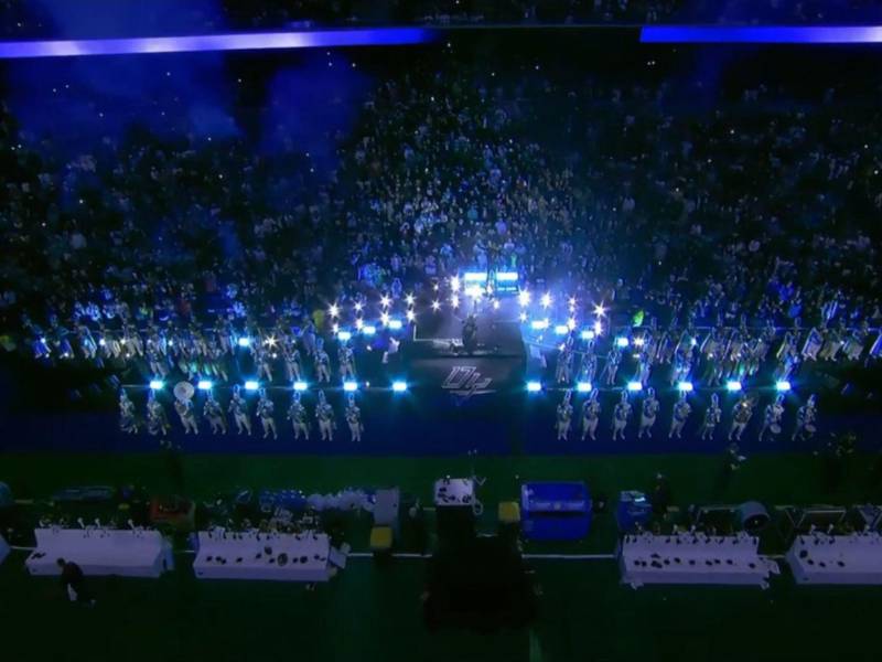 La Banda de Marcha Honduras 504, agrupada por jóvenes hondureños, hizo historia tras haberse convertido en la primera agrupación de su género en participar en un show de medio tiempo de la Liga Nacional de Fútbol Americano (NFL), junto a nada más y nada menos que Daddy Yankee y Bizarrap, en uno de los eventos deportivos más grandes del mundo que se realizó en el Bernabéu, en España.