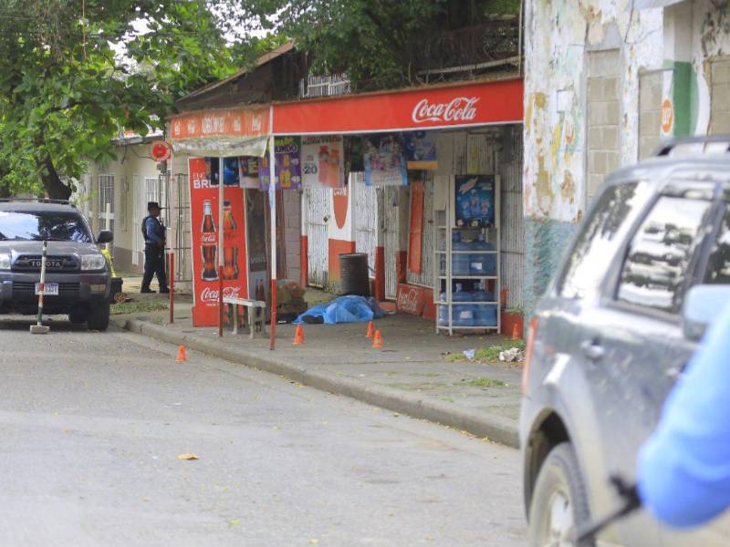 El cuerpo del abogado quedó en la pulpería que visitaba con frecuencia.