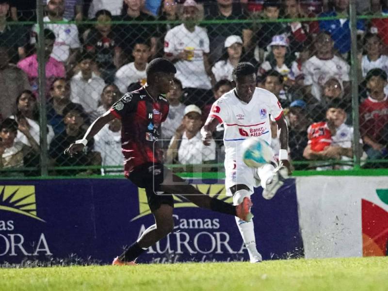 Imágenes del desarrollo del partido.