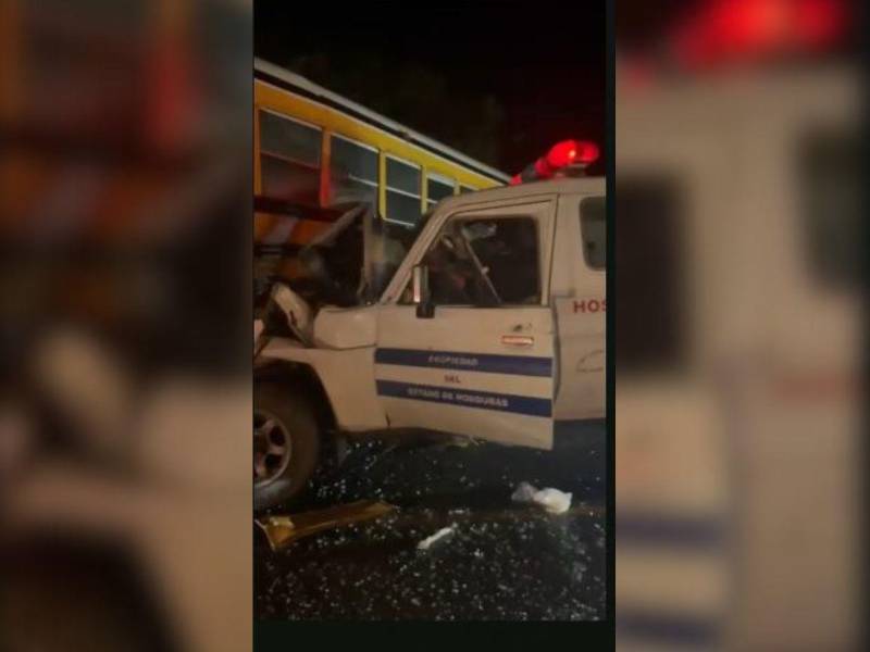 Ambulancia que trasladaba heridos de Santa Bárbara sufre accidente en Cofradía