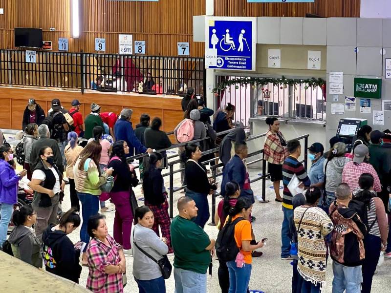 La atención médica se reanudó gracias al acuerdo del CMH y la Sesal; la afluencia de pacientes es notable, tras permanecer por 49 días sin consulta.
