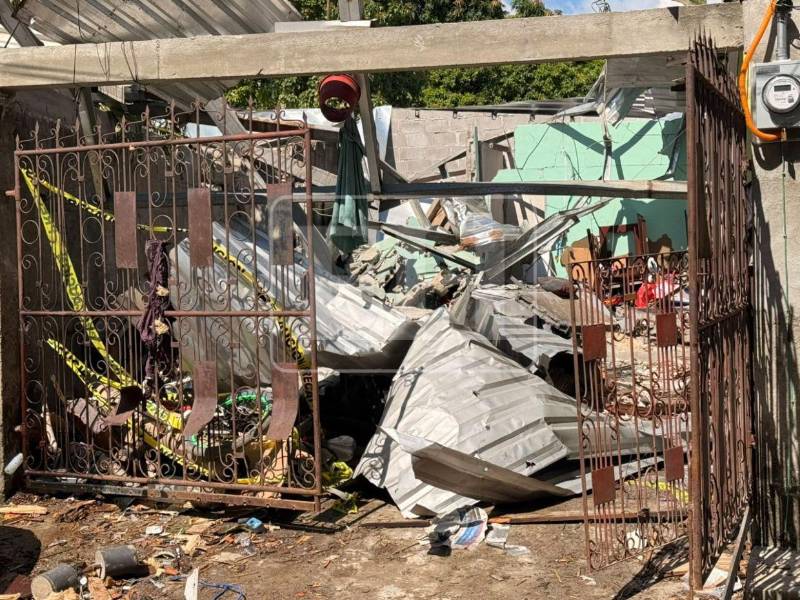 La explosión provocó un incendio que dejó un muerto y tres heridos.