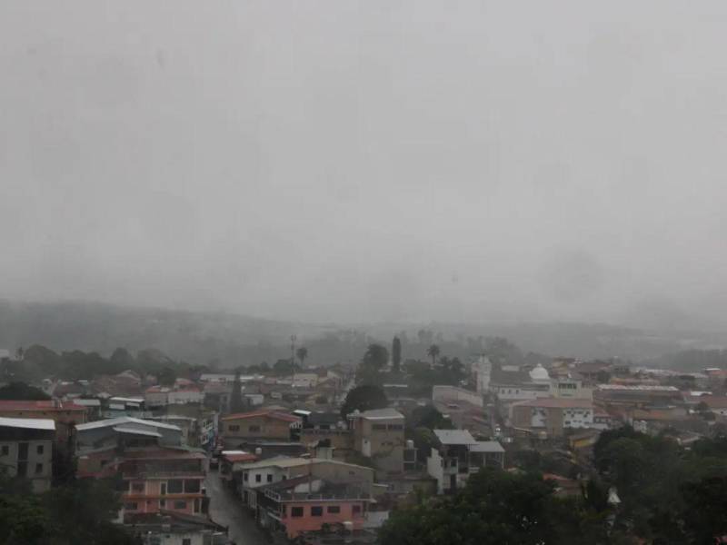 Las autoridades buscan reforzar las acciones de prevención y monitoreo ante las condiciones climáticas adversas que persistirán en las próximas horas.