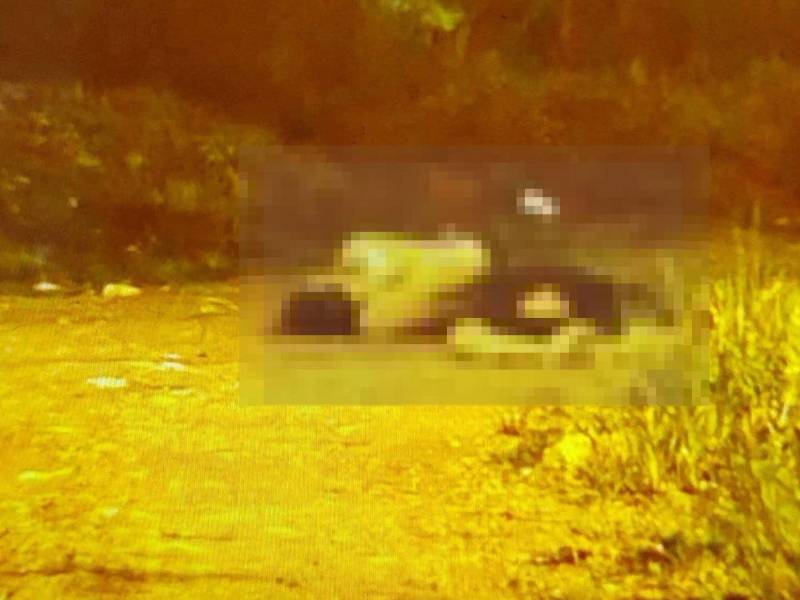 Los cuerpos presentaban heridas de arma de fuego y quedaron tendidos en una calle de la localidad.