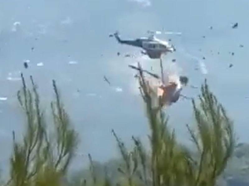 Los helicópteros se dirigían a combatir los siniestros que arrasaban con las tierras de Psatha, una localidad costera a unos 60 kilómetros al oeste de la capital Atenas.