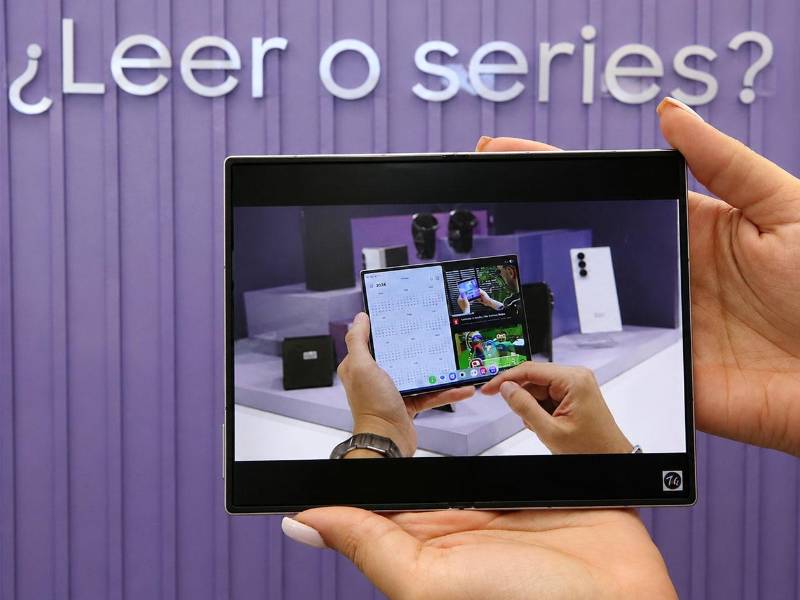 El Galaxy Z Fold8 combina un diseño más delgado y liviano con una pantalla optimizada para productividad, entretenimiento y multitarea, impulsado por Galaxy AI para facilitar las actividades cotidianas.