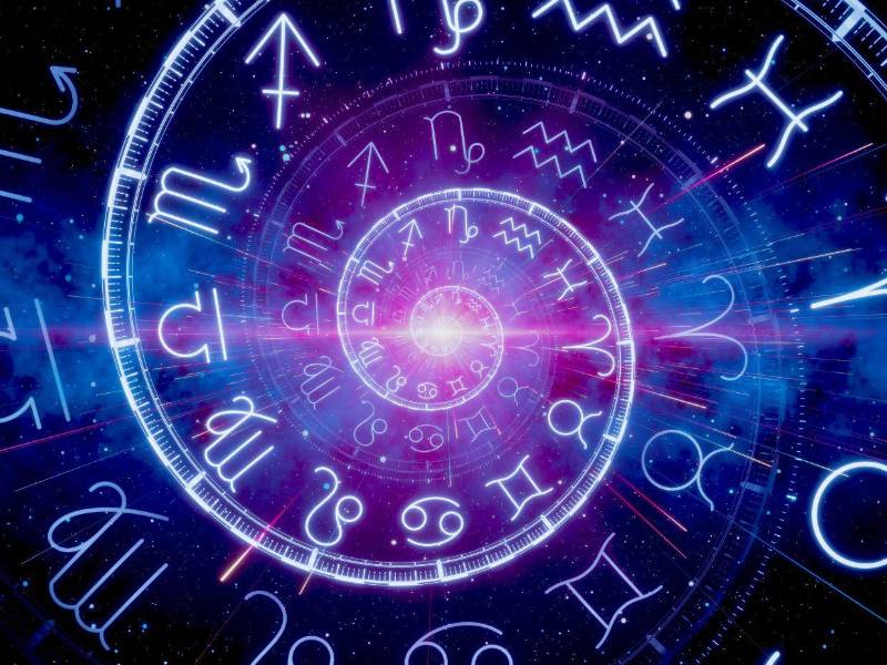 Horóscopo de hoy: nuevas oportunidades, reflexión amorosa y energía positiva para los signos