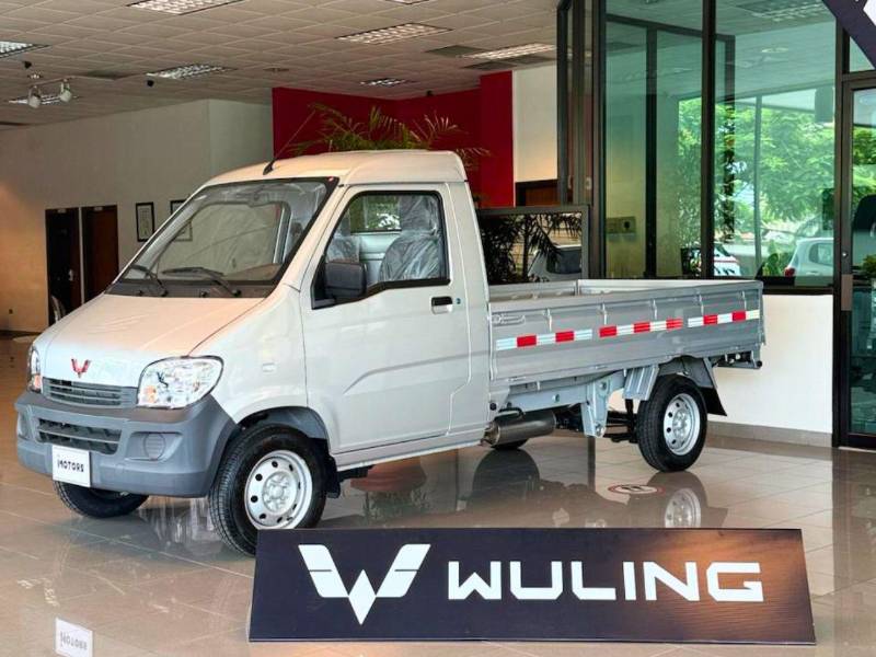 La Wuling N111 Pick Up integra innovación, eficiencia y versatilidad para apoyar el crecimiento de emprendedores y empresas, ofreciendo una solución de movilidad moderna diseñada para los desafíos del trabajo diario.