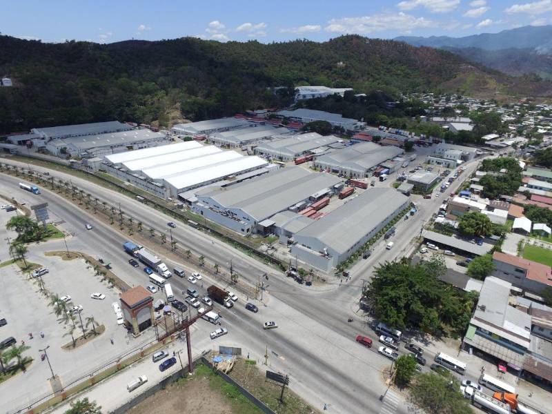 Choloma es la tercera ciudad con mayor población de Honduras (unos 400,000 habitantes), con una industria maquilera muy activa, lo que vuelve al municipio atractivo para estafadores.