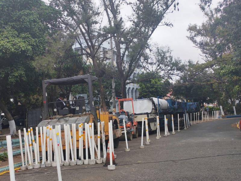 Maquinaria “dragón” permite rehabilitar calles sin remover totalmente el pavimento, optimizando recursos en obras viales de Comayagüela.