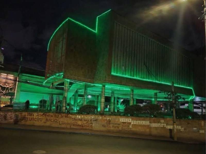 Con una iluminación especial en su fachada, el Congreso Nacional se unió a la campaña “Visibles 2026”, que durante octubre promueve la inclusión y el reconocimiento de las personas con parálisis cerebral.