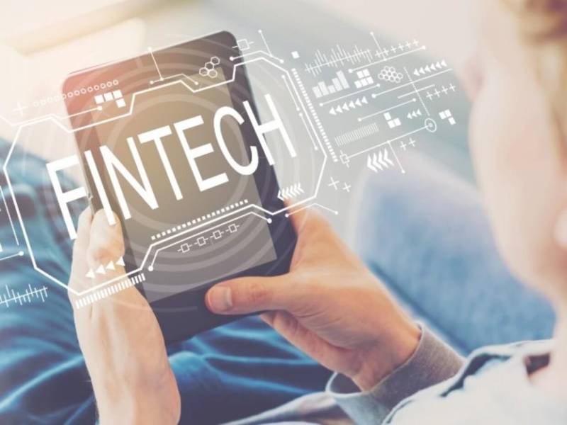 Entre las oportunidades que brindan las Fintech se encuentran su alta eficiencia y bajos costos, sin embargo, hay desafíos como la regulación, ciberseguridad e interoperabilidad.