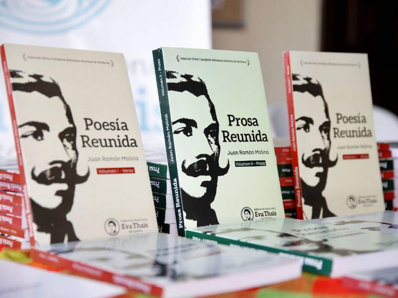 Los dos tomos de la obra de Molina dividida en poesía y prosa es un esfuerzo del gobierno de la República para poner en valor la obra de Molina.