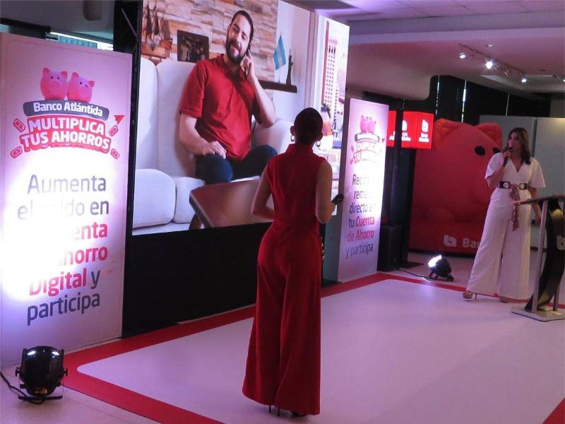 Banco Atlántida, durante la vigencia de la promoción se entregaron L1.8 millones de lempiras en premios, beneficiando a 70 clientes.