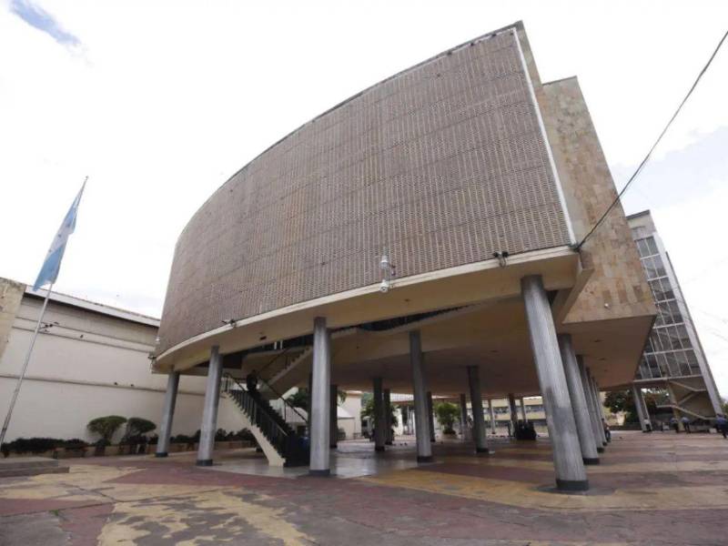 La comisión especial será la encargada de realizar las audiencias públicas a los candidatos.