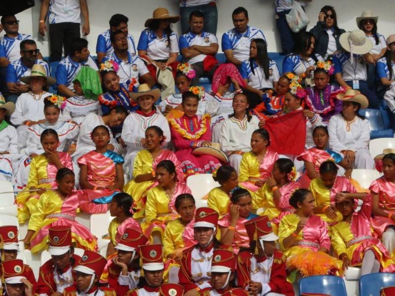 Decenas de grupos artísticos se preparan para dar su show dentro del Estado Nacional.
