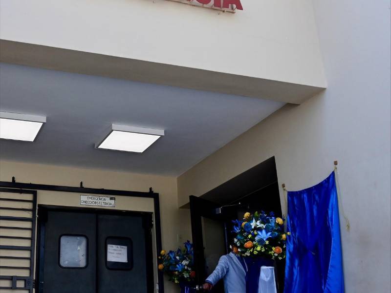 Estados Unidos respalda las iniciativas del país para fortalecer sus instituciones sanitarias.