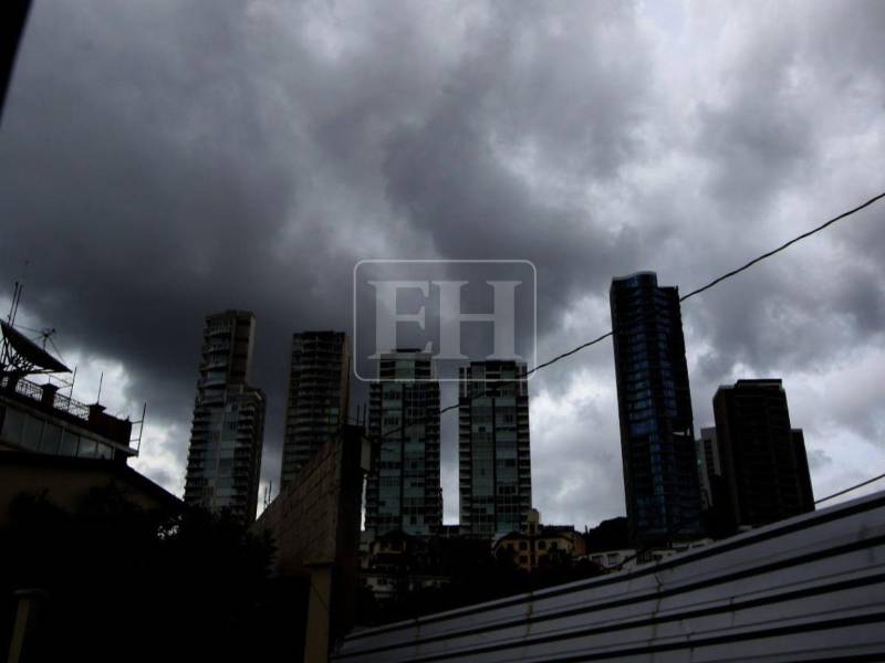 La Secretaría de Gestión de Riesgos y Contingencias Nacionales (Copeco) informó que este miércoles 11 de junio persistirán las condiciones lluviosas en gran parte del territorio hondureño debido a la influencia de la depresión tropical Cristina, ubicada en el Pacífico.