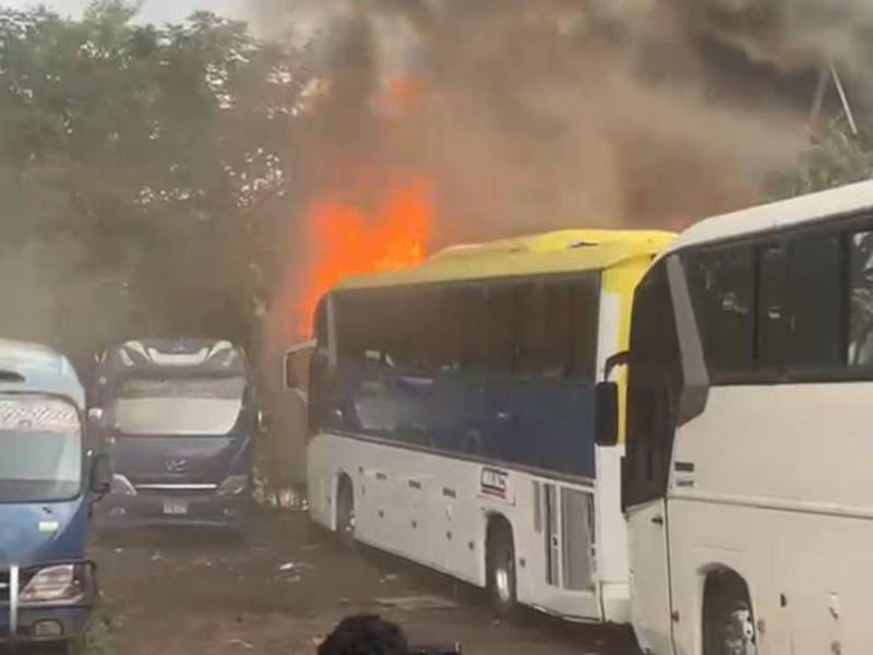 Hasta ahora no se reportan personas heridas ni víctimas mortales como consecuencia del incendio.