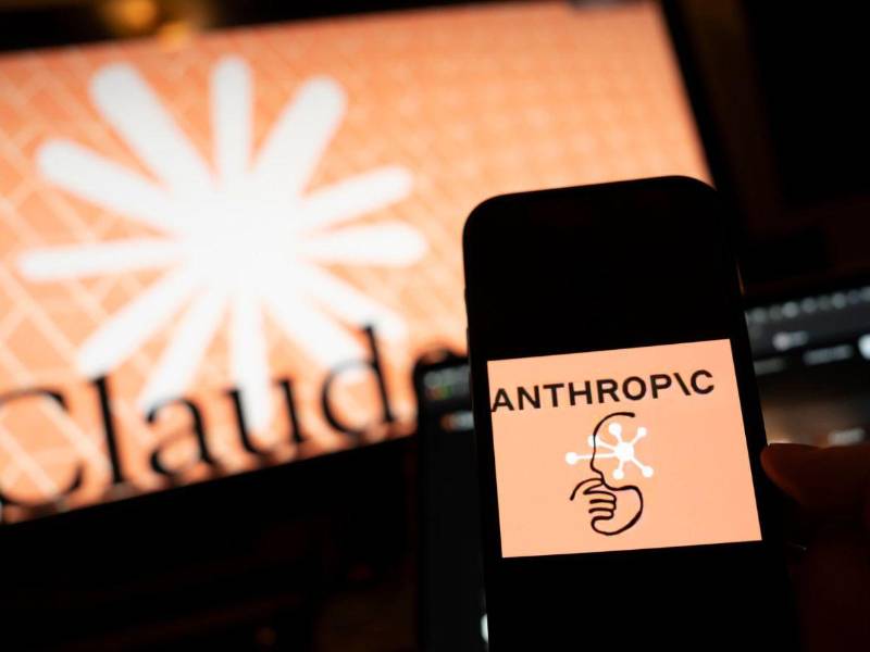 Anthropic anunció el lanzamiento de Claude Fable 5, un modelo para uso general similar a Mythos, que ha demostrado ser muy eficaz en ciberseguridad.